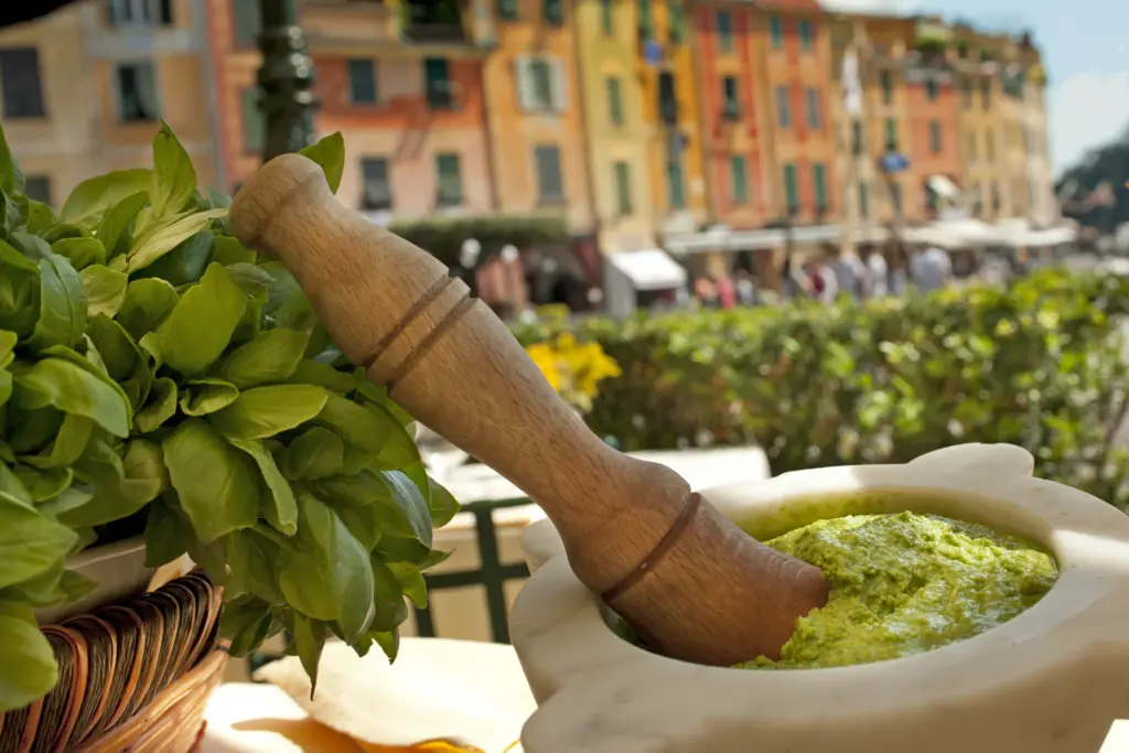 Il basilico della Liguria è l'unico con il riconoscimento Dop (Foto: Canva)