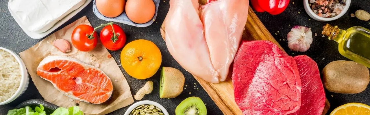 Dieta onnivora, diversi alimenti vegetali con carne e pesce