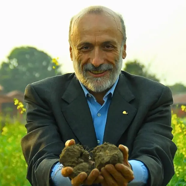 Carlin Petrini non c’è più, le sue idee sì. Il nostro saluto a un maestro della terra