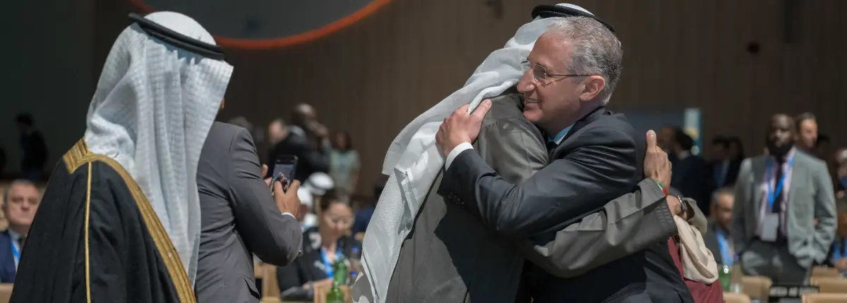 Il presidente della Cop29 Mukhtar Babayev e i negoziatori arabi