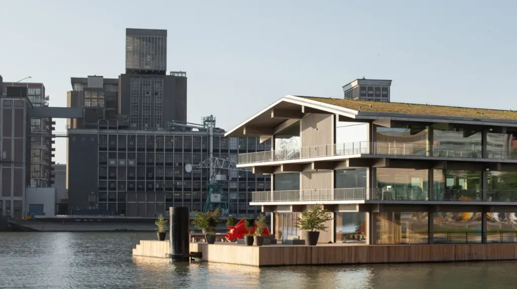 Floating Office di Rotterdam