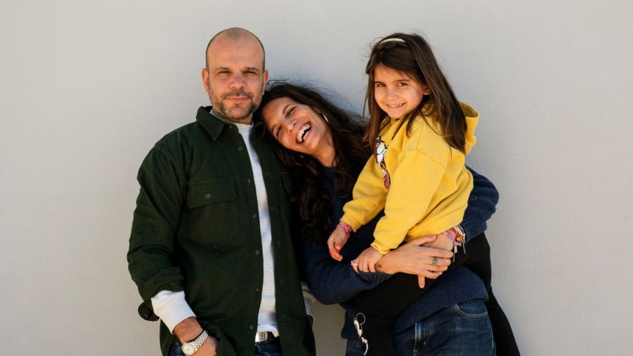 Franesco Cirelli insieme a sua moglie Michela e alla loro bambina (Foto: