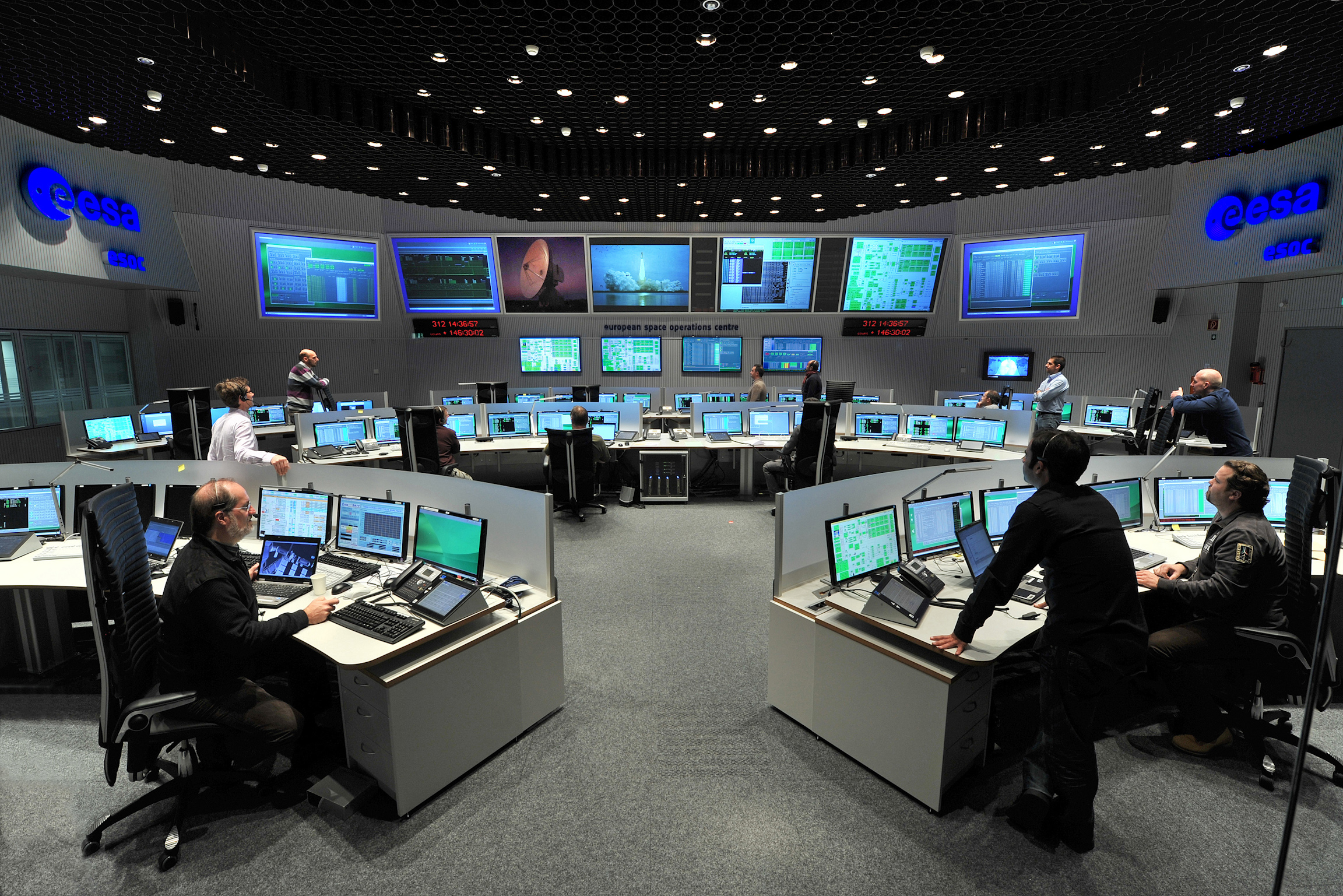 La sala di controllo dell'Ente spaziale europeo 