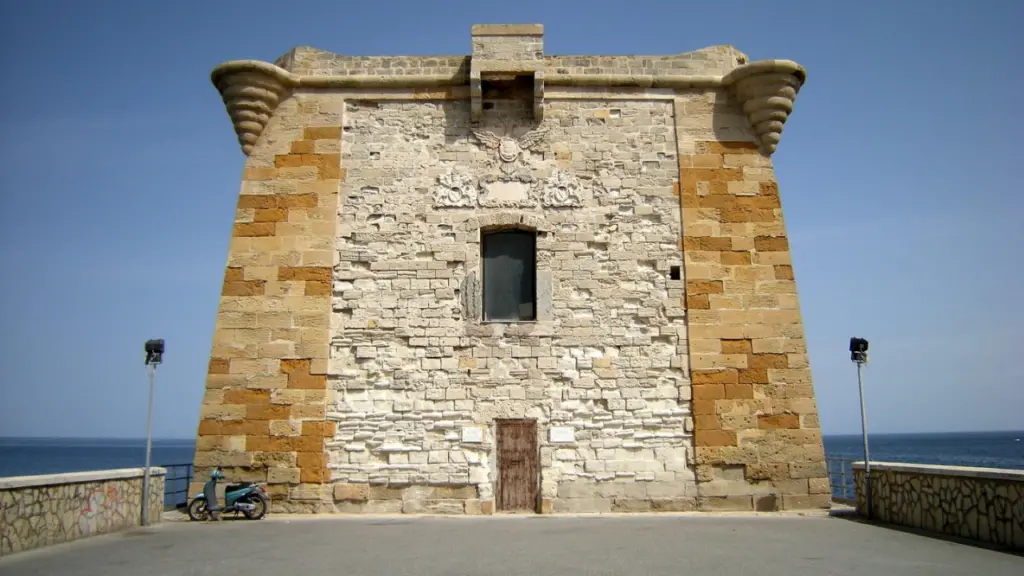Aglio rosso di Nubia: la Torre di Ligny a Trapani