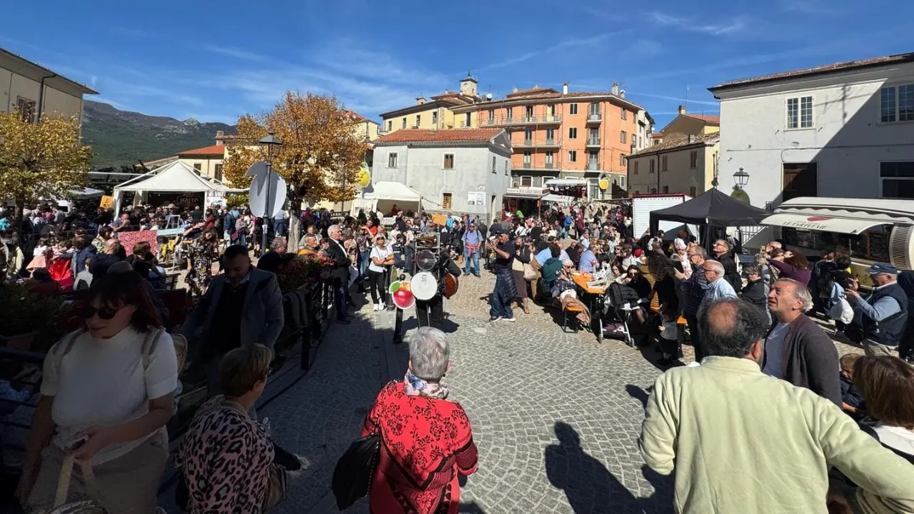 Quattro esperienze di agricoltura sociale: la piazza di Castel del Giudice 