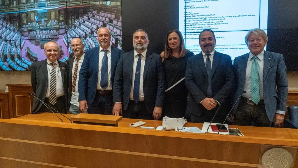 Suolo alla prova del clima, come proteggerlo: Il gruppo dei relatori che ha presentato il progetto della nuova Carta del suolo.
