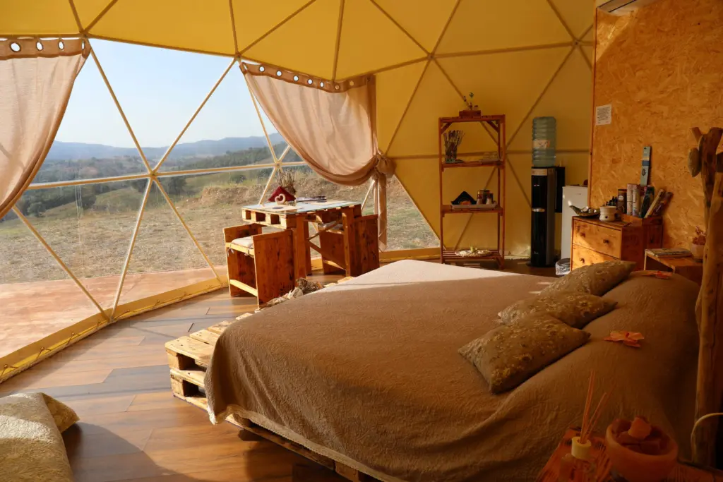Cupola geodetica, interno, glamping Il Sole