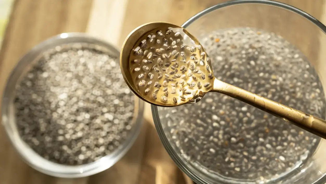 Semi di chia in ammollo
