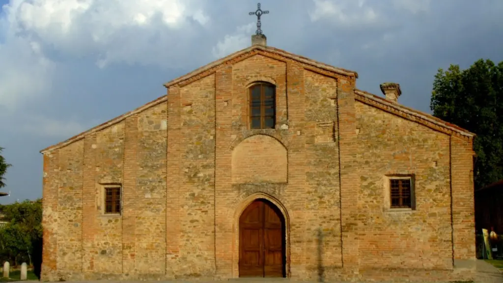 La pieve romanica di San Pietro, a Volpedo.