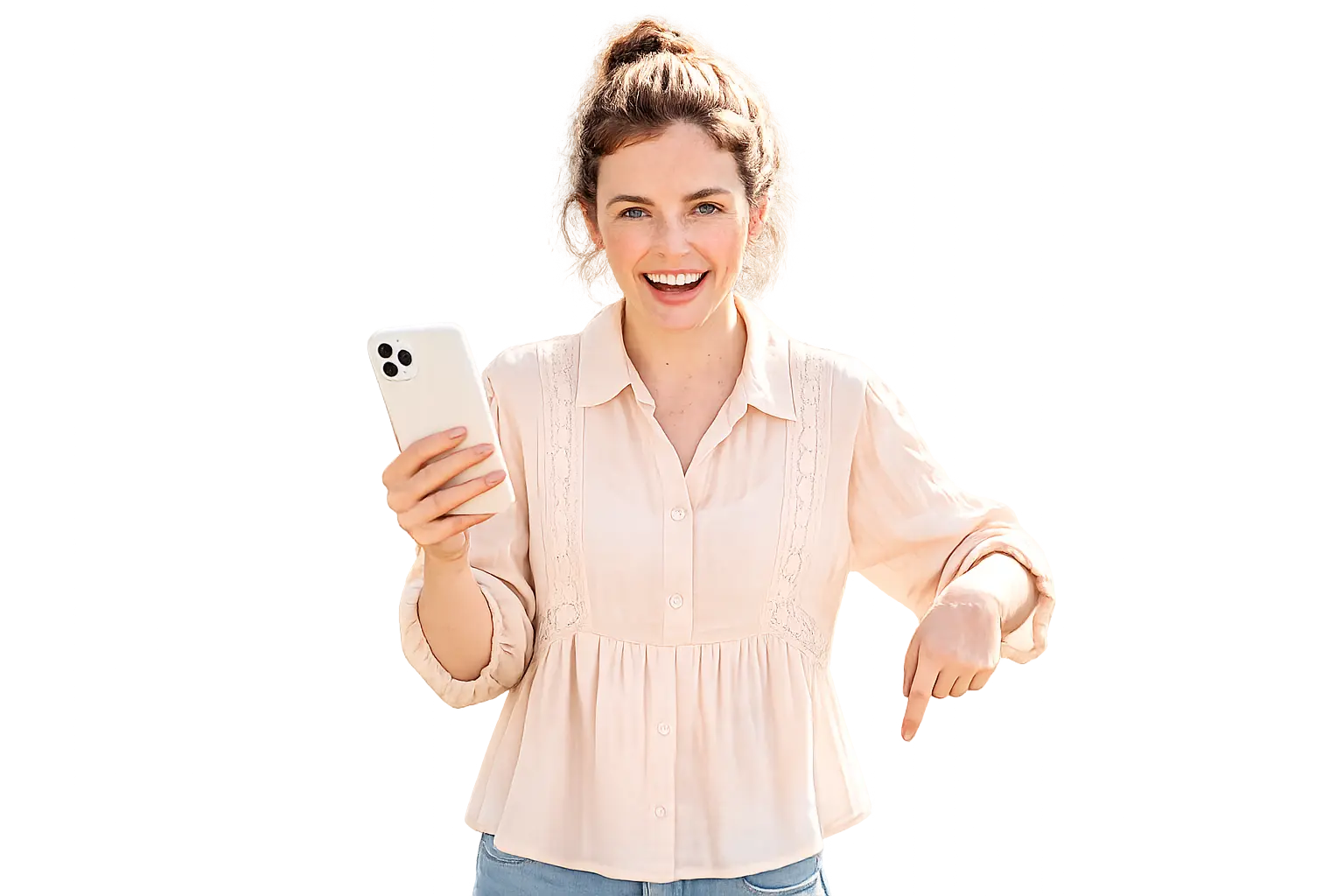 Un'estate da eco-influencer: la ragazza con lo smartphone indica verso il basso
