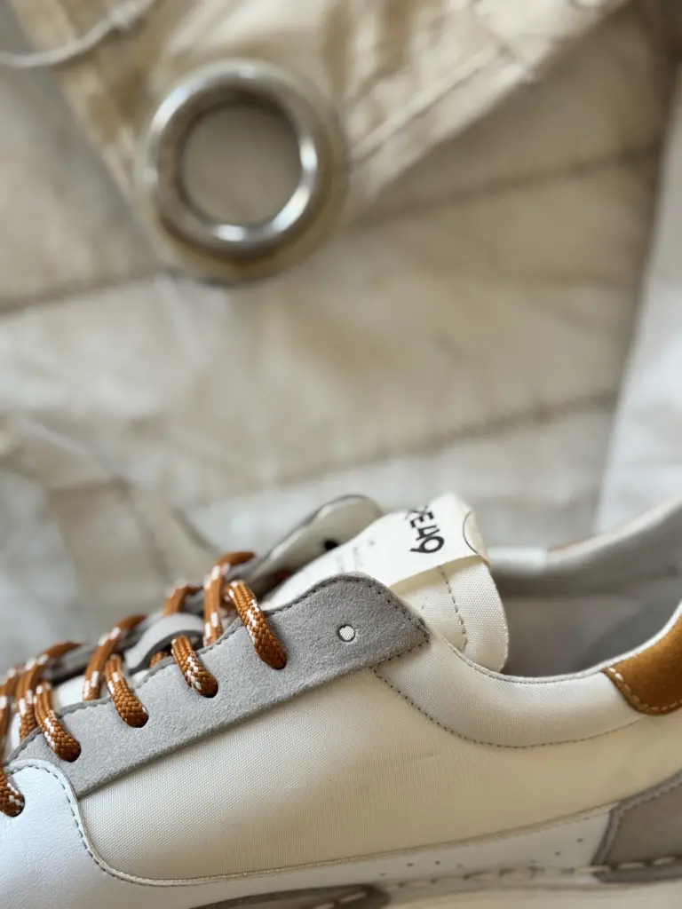 Leggera come una sneaker: o modelli di Re49